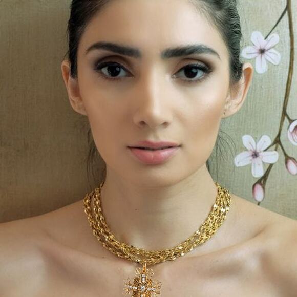 VIRGINS SAINTS & ANGELS VSA Love Chain Necklace with Electra Medallion Gold - Picture 2 of 7